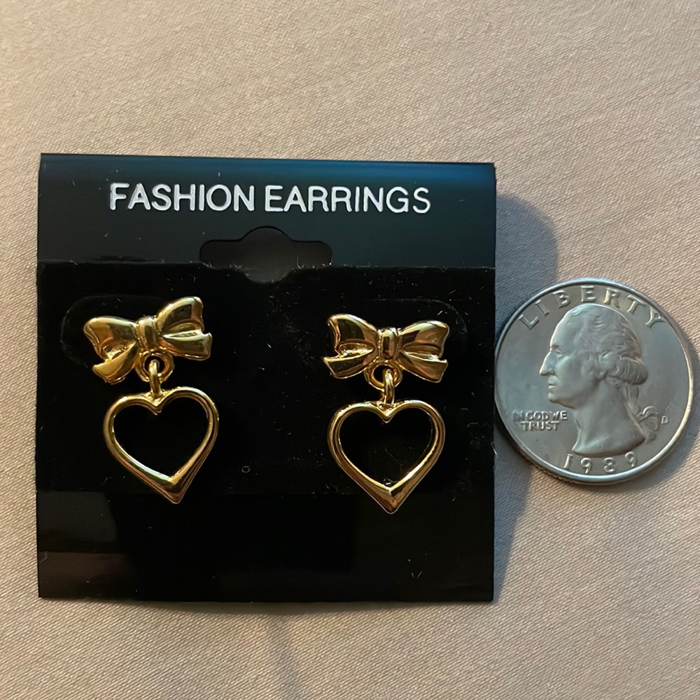 Golden bow and heart earrings